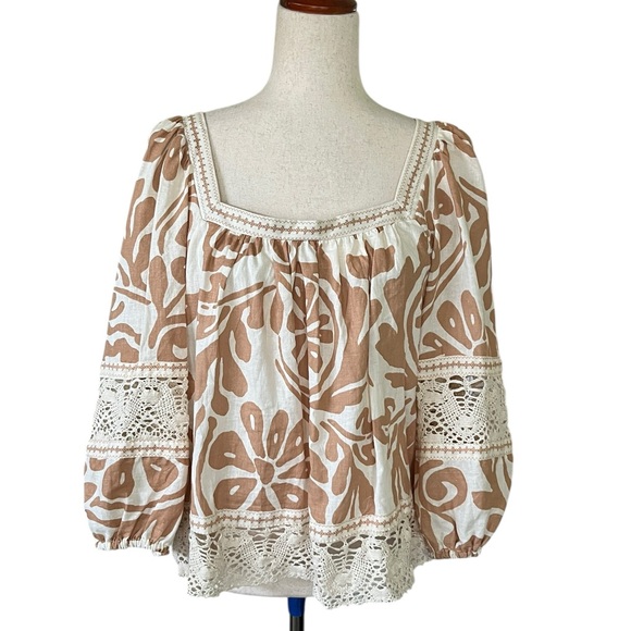 Christian Siriano Tops - Christian Siriano Cream and Tan Patterned Blouse